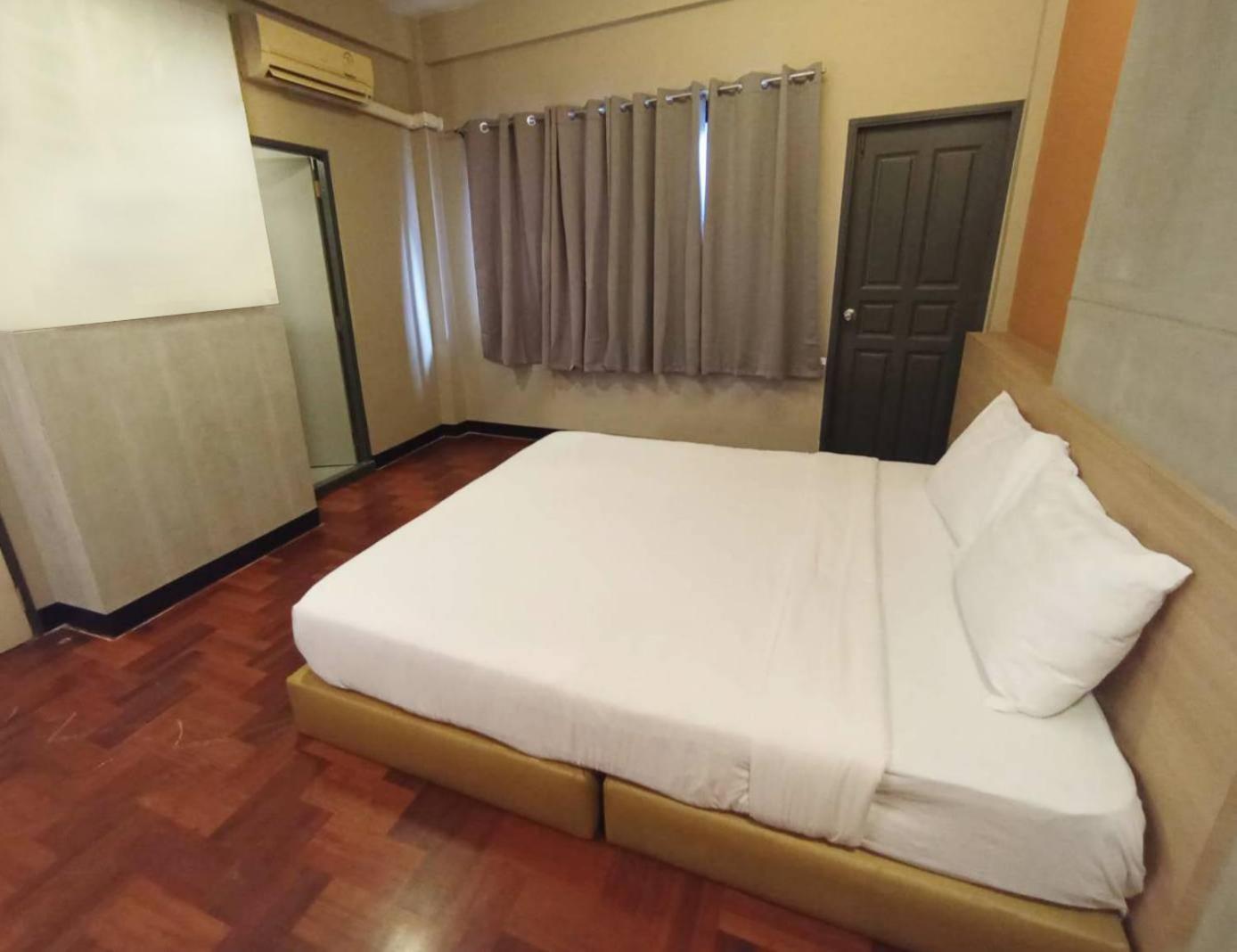 Go Inn Silom โกอินน์ สีลม - สถานีรถไฟฟ้าเซนต์หลุยส์ Bangkok Exterior photo